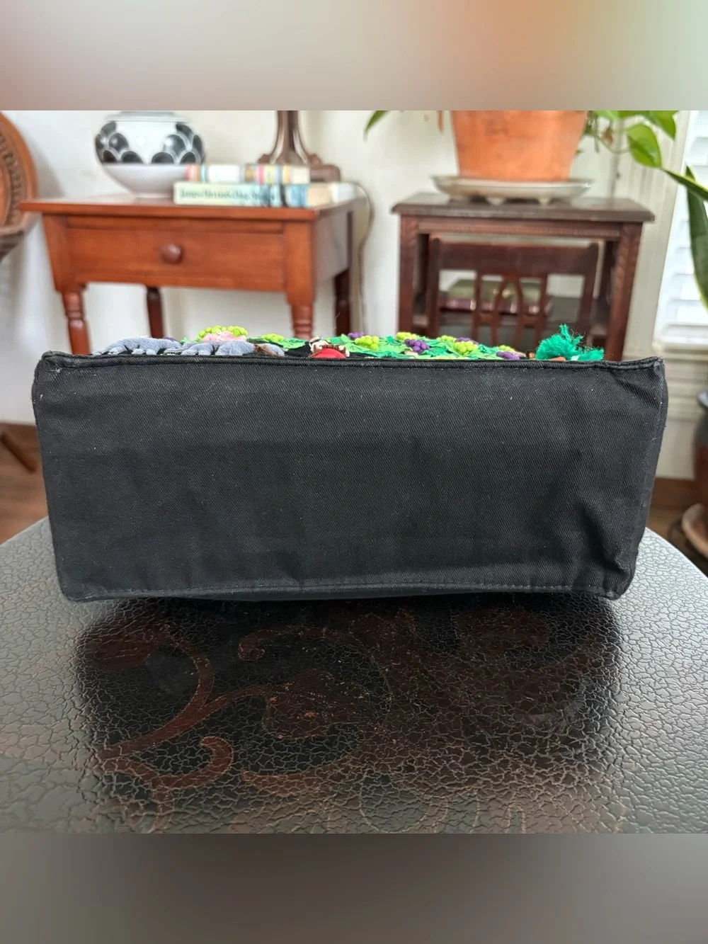 Peruvian Hand Crafts Appliqué Vineyard Workers Tote